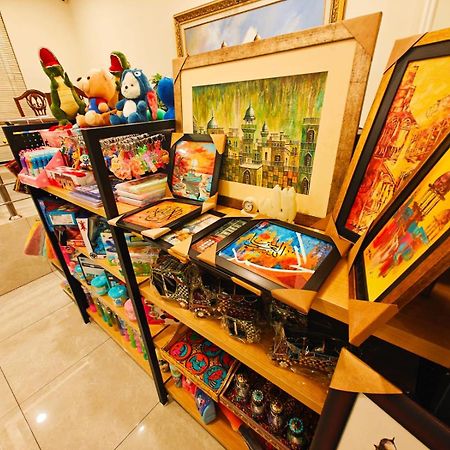 Hayyat Luxury Hotel Suites Lahore Buitenkant foto