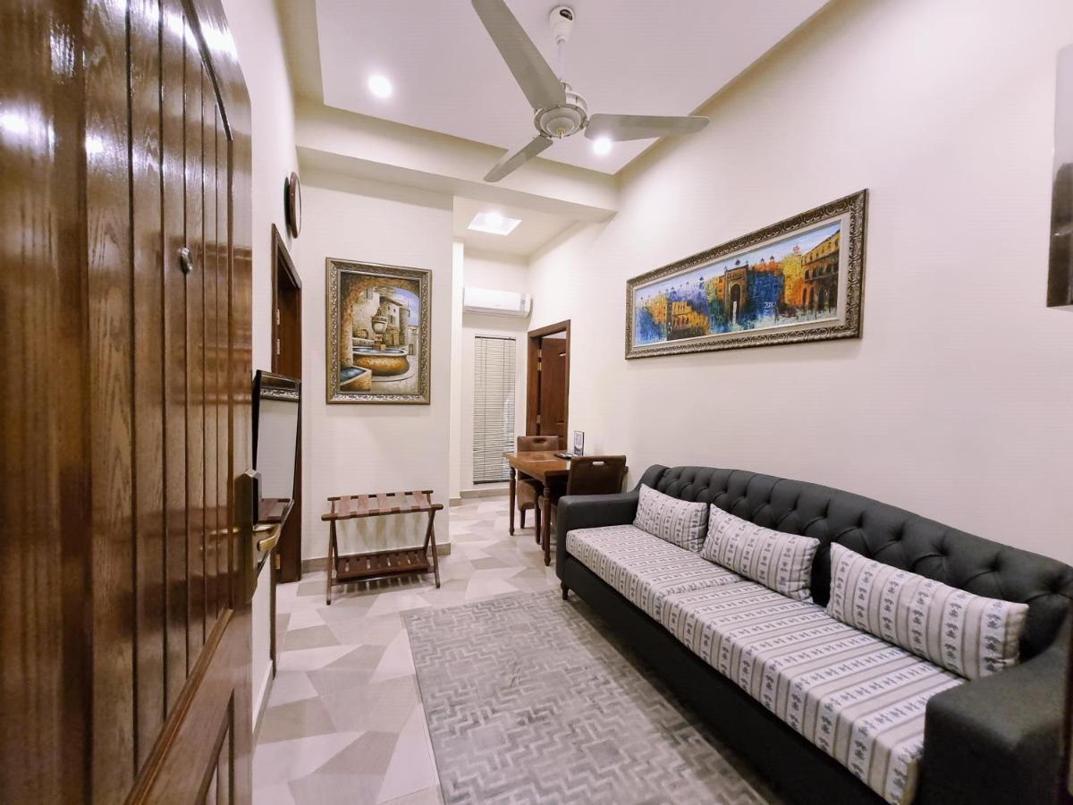 Hayyat Luxury Hotel Suites Lahore Buitenkant foto