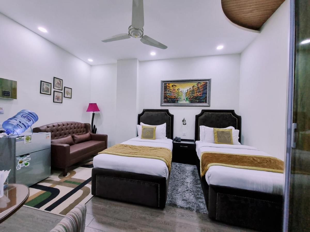 Hayyat Luxury Hotel Suites Lahore Buitenkant foto