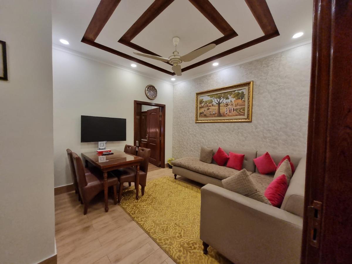Hayyat Luxury Hotel Suites Lahore Buitenkant foto