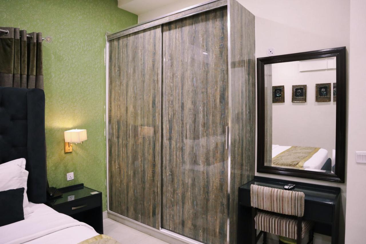 Hayyat Luxury Hotel Suites Lahore Buitenkant foto