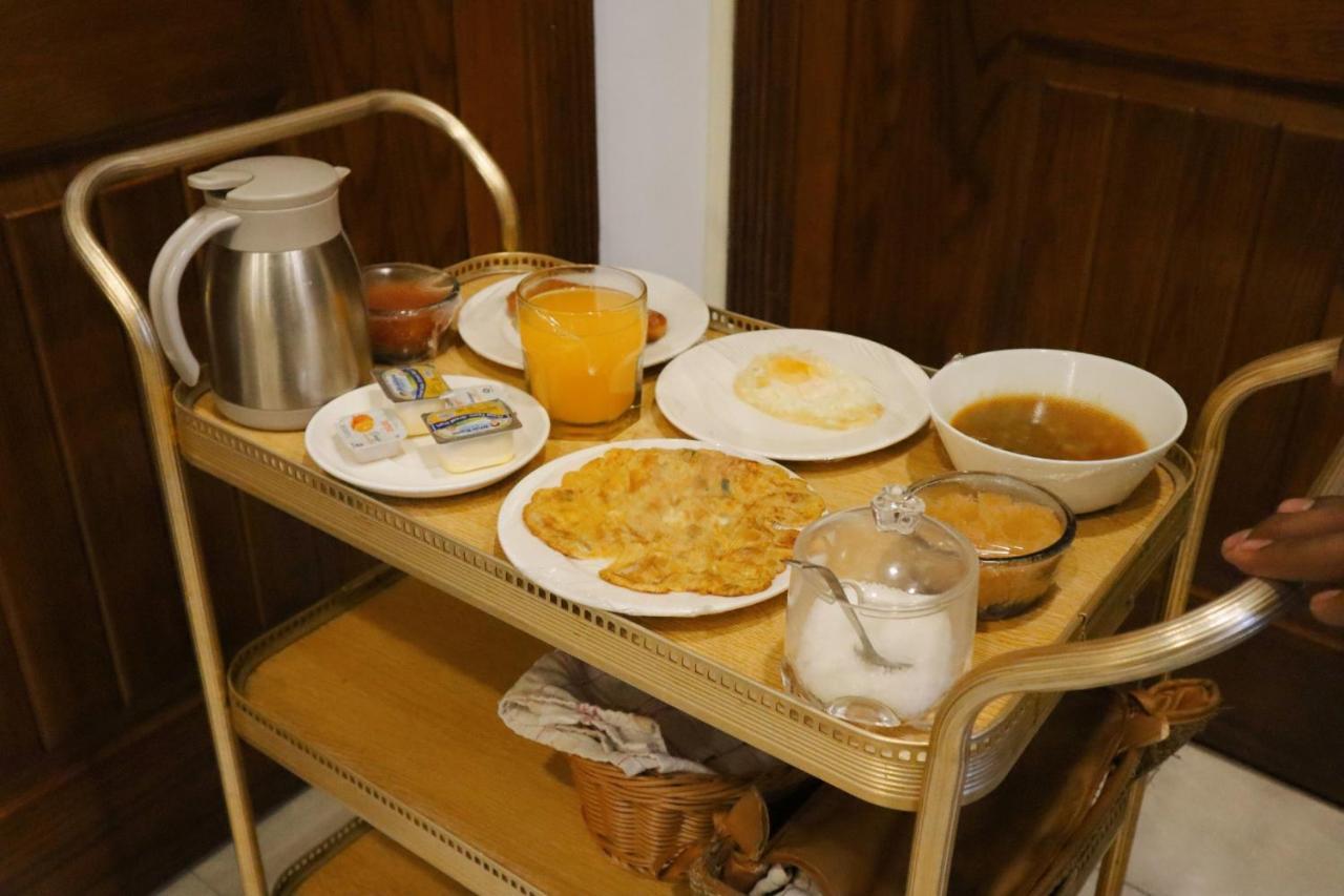 Hayyat Luxury Hotel Suites Lahore Buitenkant foto