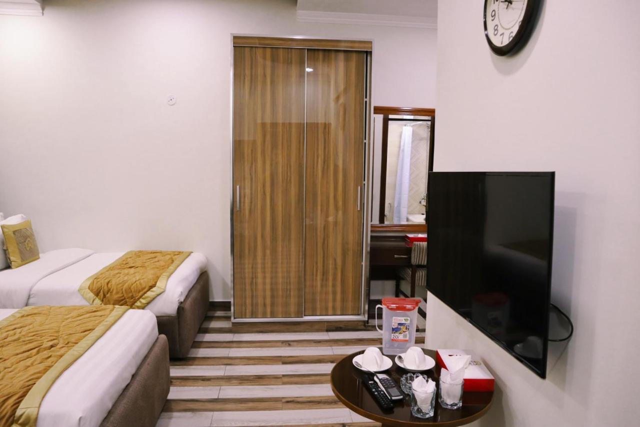 Hayyat Luxury Hotel Suites Lahore Buitenkant foto