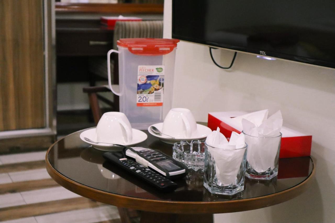 Hayyat Luxury Hotel Suites Lahore Buitenkant foto