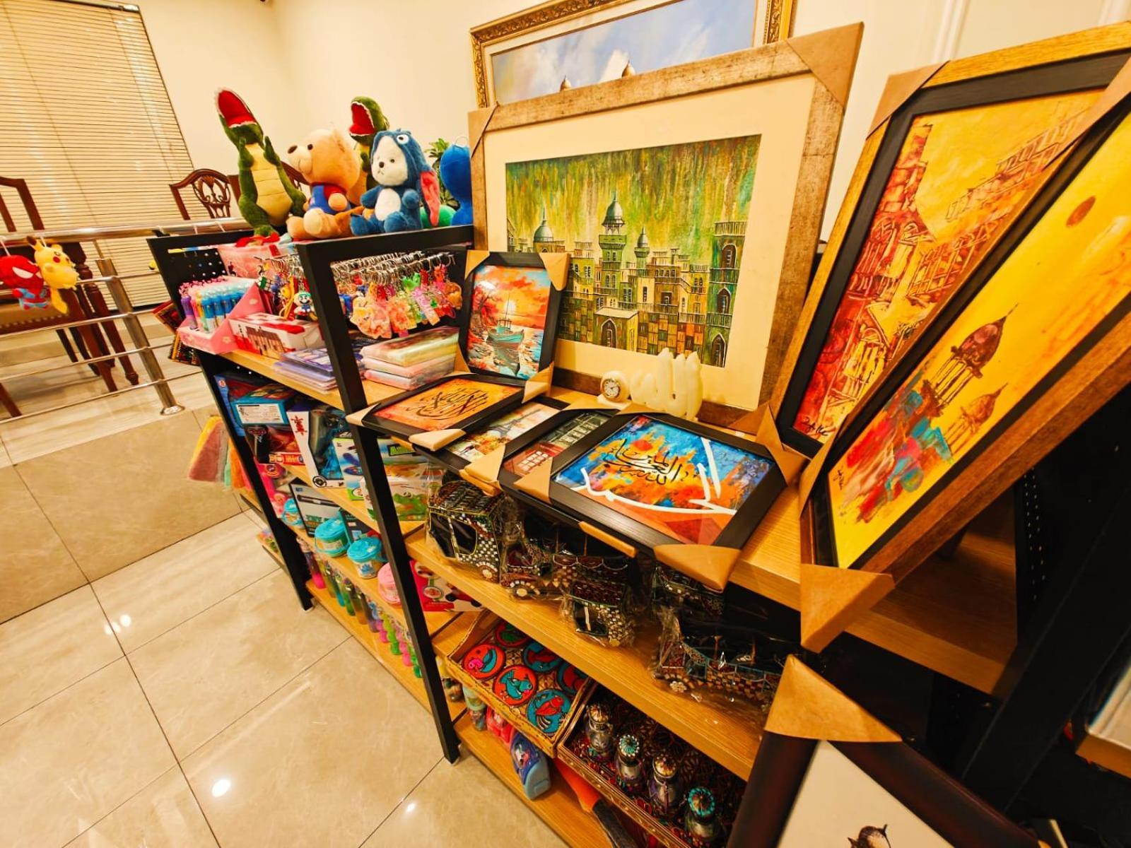 Hayyat Luxury Hotel Suites Lahore Buitenkant foto
